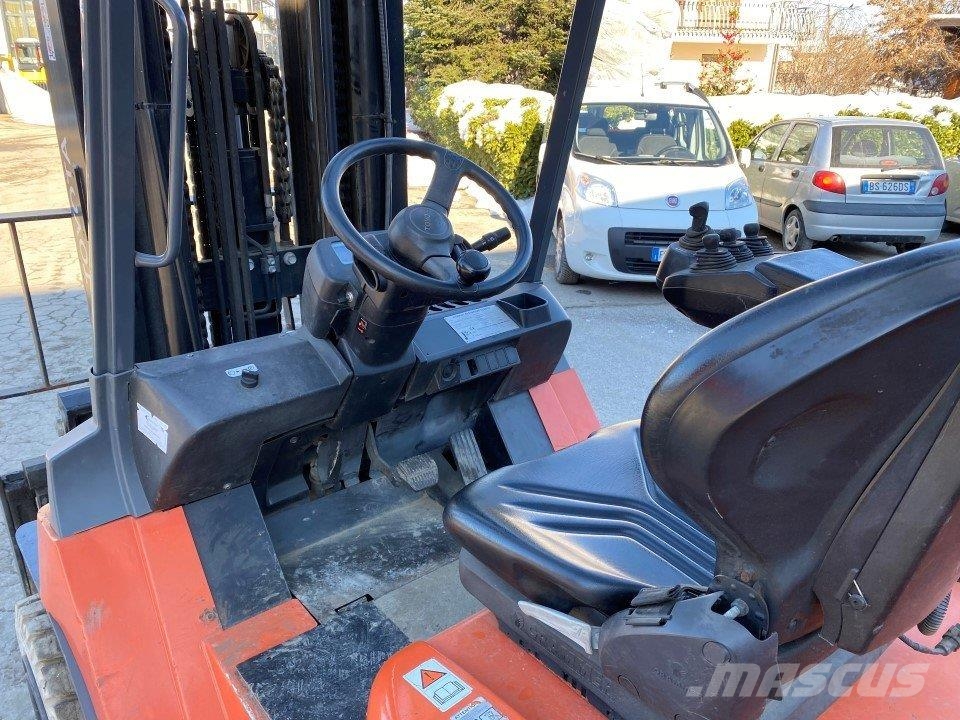 Toyota 7FBMF50 Electric forklifts