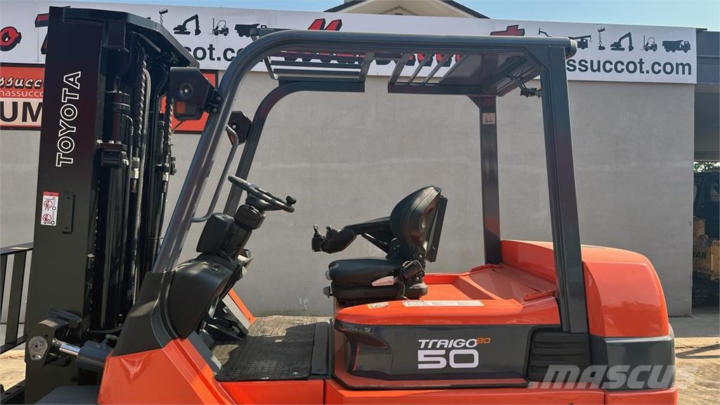 Toyota 7FBMF50 Elektrikli forkliftler