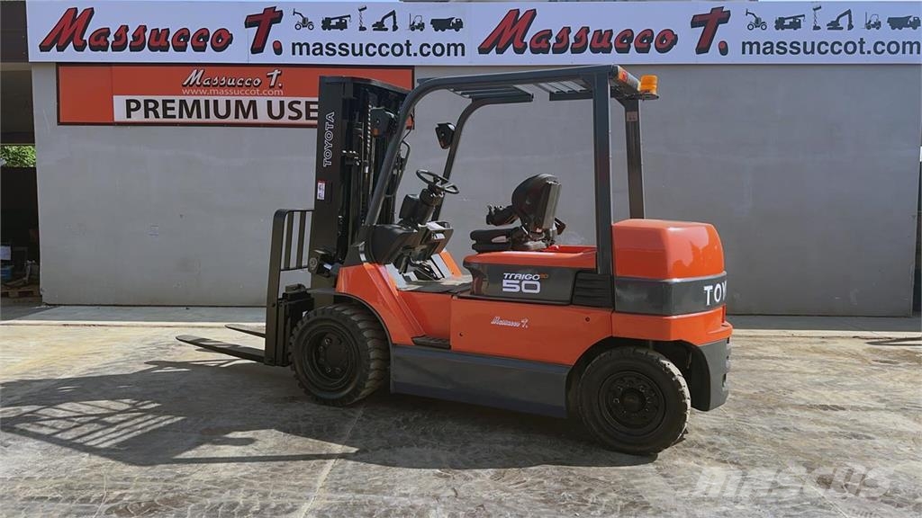 Toyota 7FBMF50 Elektrikli forkliftler
