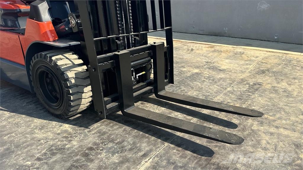 Toyota 7FBMF50 Elektrikli forkliftler