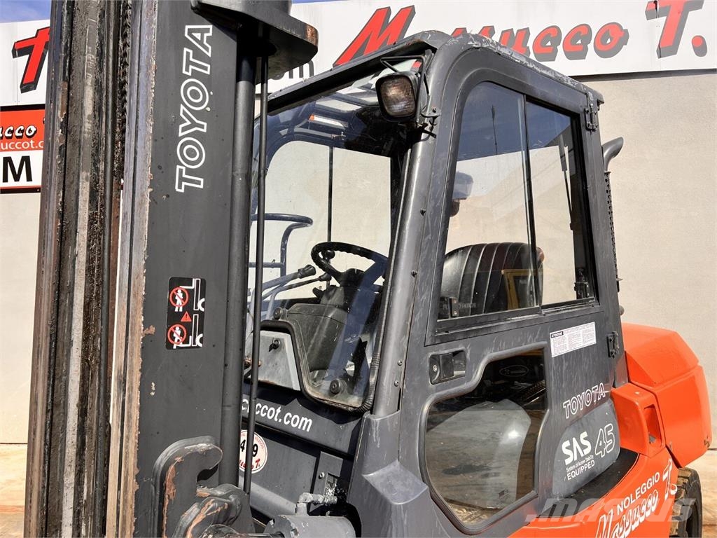 Toyota 7FD 40 Diesel forklifts