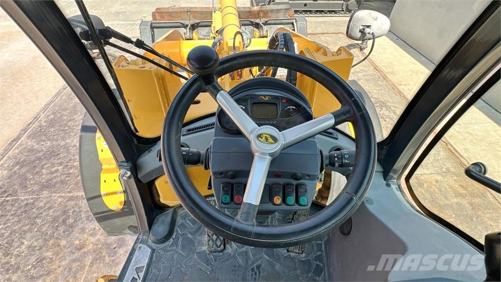 Venieri 7.63C لوادر بعجل