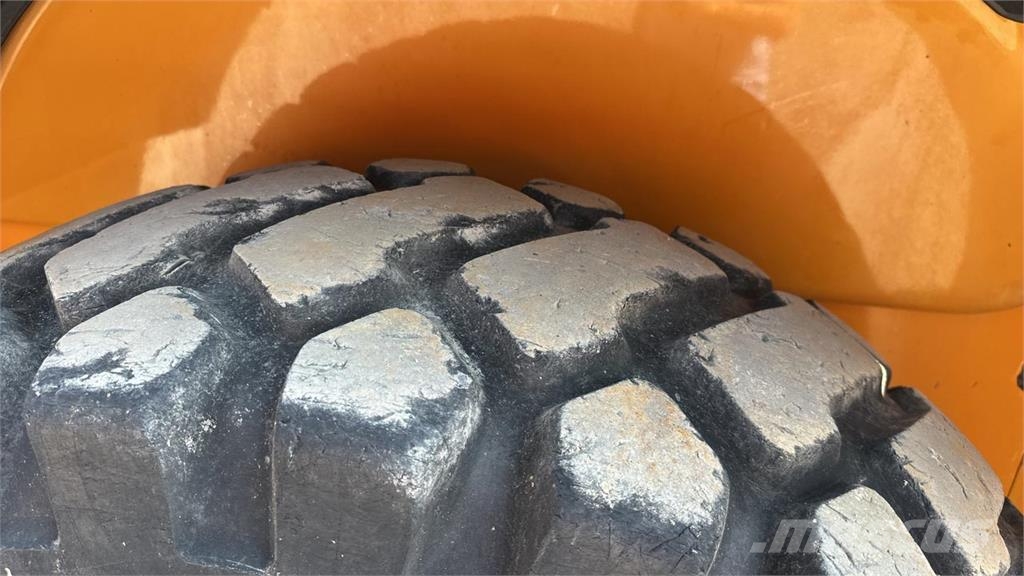 Venieri 7.63C لوادر بعجل