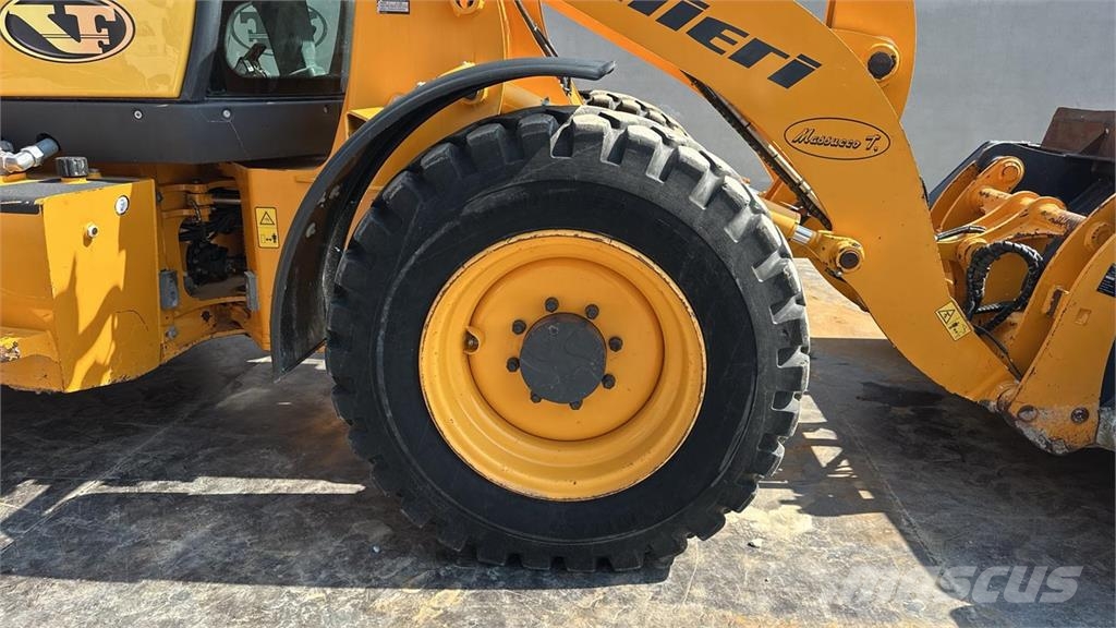 Venieri 7.63C لوادر بعجل