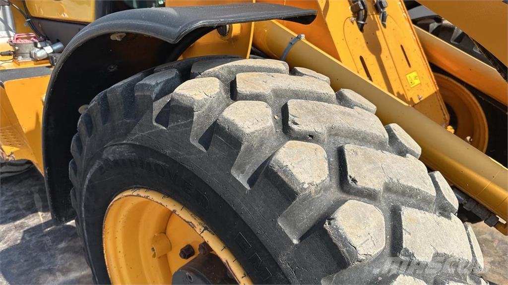 Venieri 7.63C لوادر بعجل