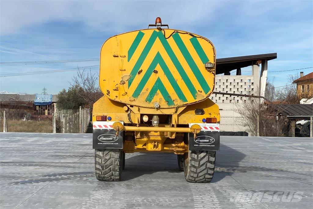 Volvo A20 油罐车