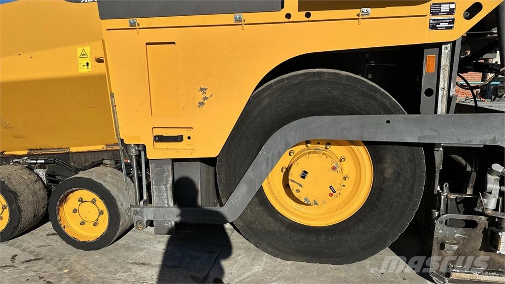 Volvo ABG6870 Strassenfertiger