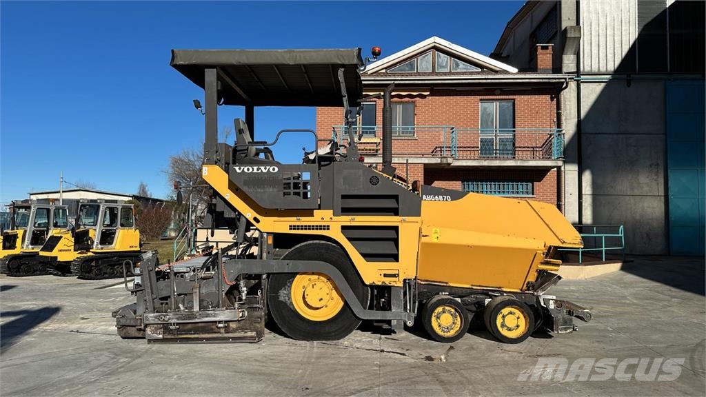 Volvo ABG6870 Strassenfertiger