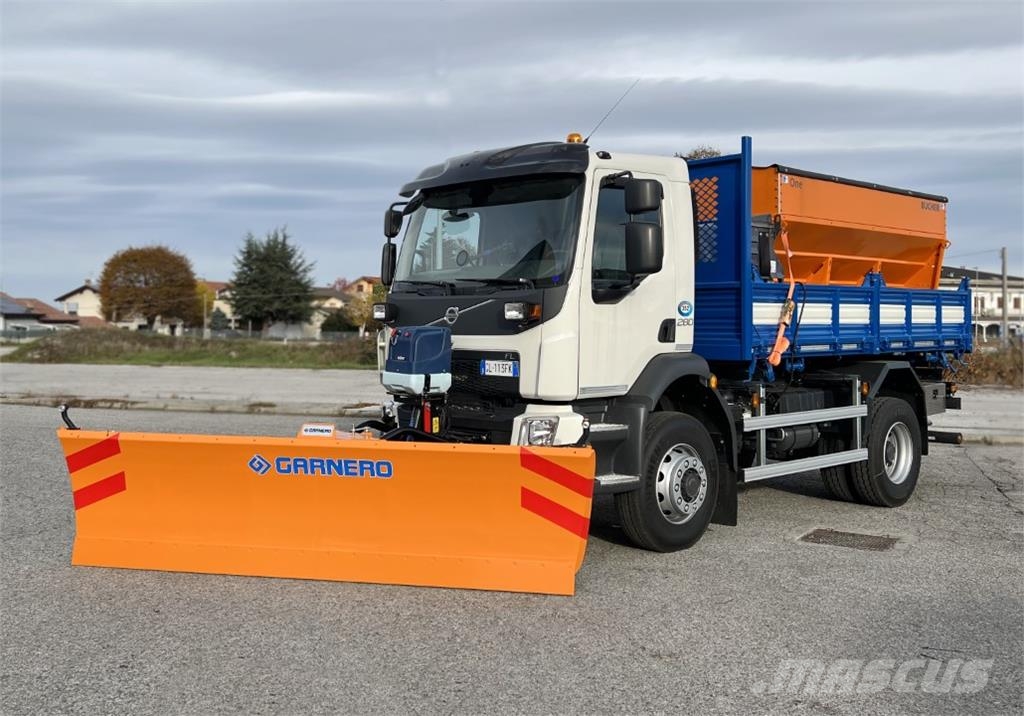 Volvo FL816-280 4X4 Снежные отвалы и плуги
