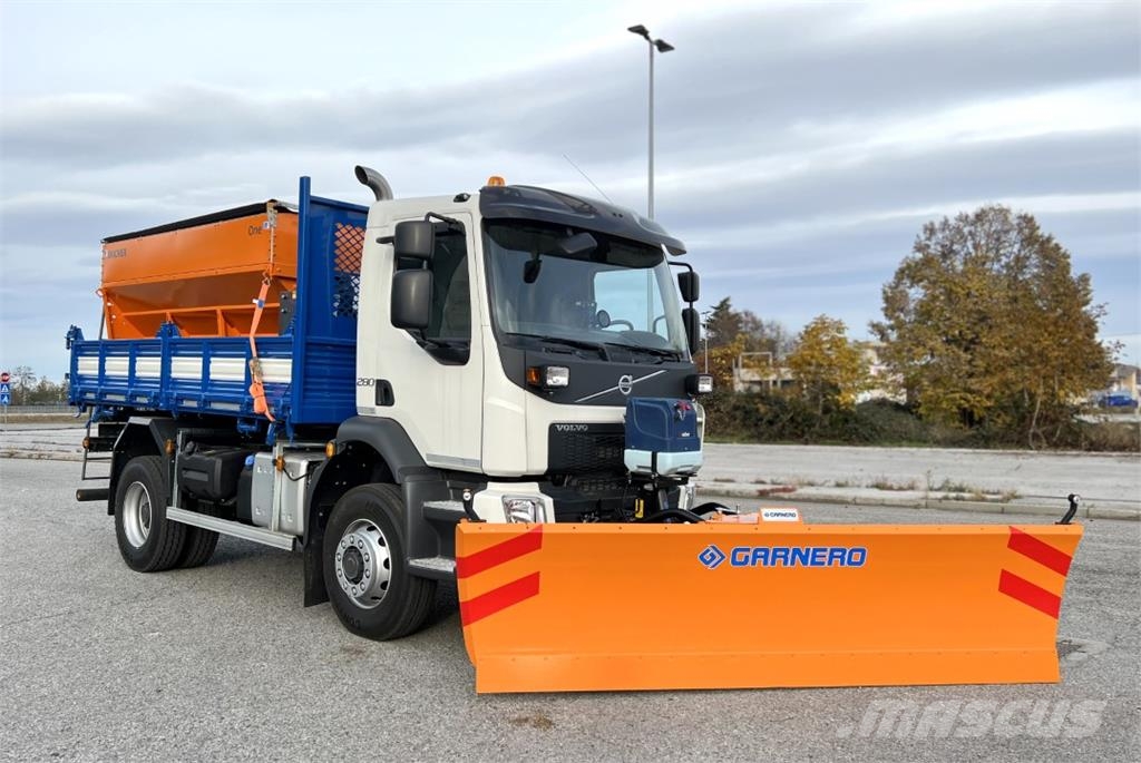 Volvo FL816-280 4X4 Снежные отвалы и плуги