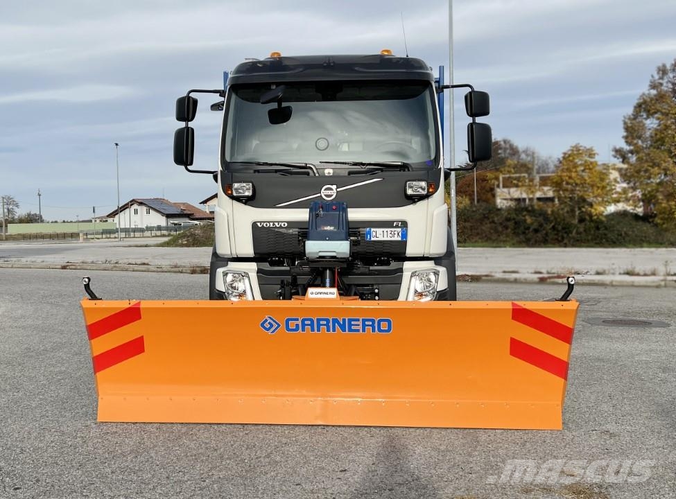 Volvo FL816-280 4X4 Снежные отвалы и плуги