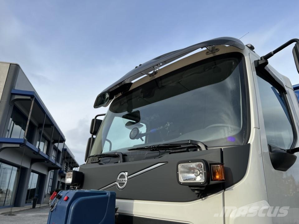 Volvo FL816-280 4X4 Снежные отвалы и плуги
