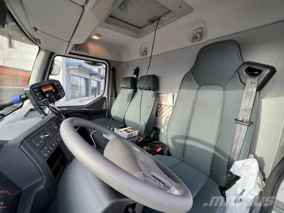 Volvo FL816-280 4X4 Снежные отвалы и плуги