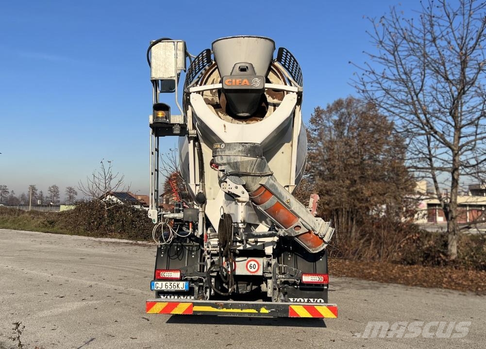 Volvo FMX 13 8x4 混凝土搅拌车