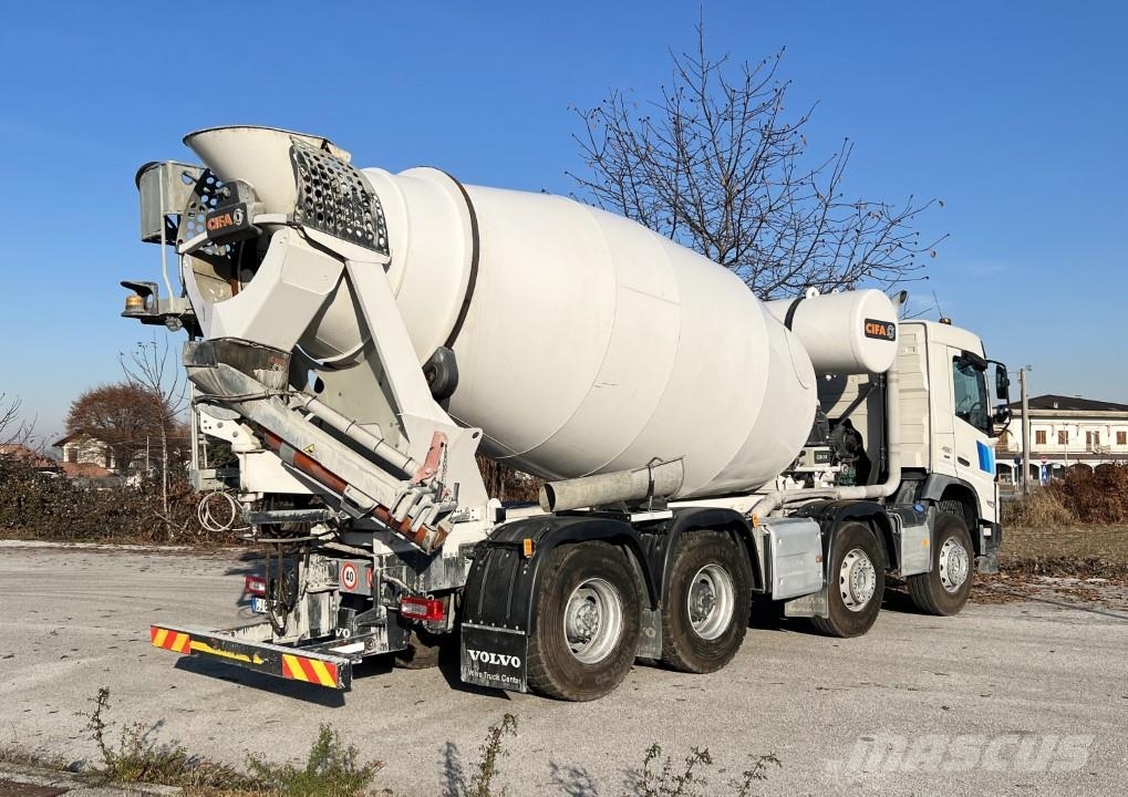 Volvo FMX 13 8x4 混凝土搅拌车