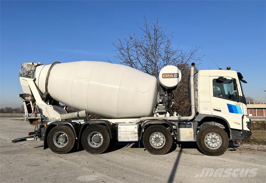 Volvo FMX 13 8x4 混凝土搅拌车