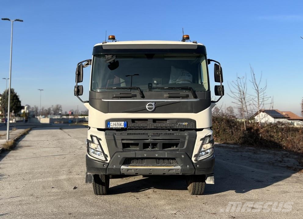 Volvo FMX 13 8x4 混凝土搅拌车