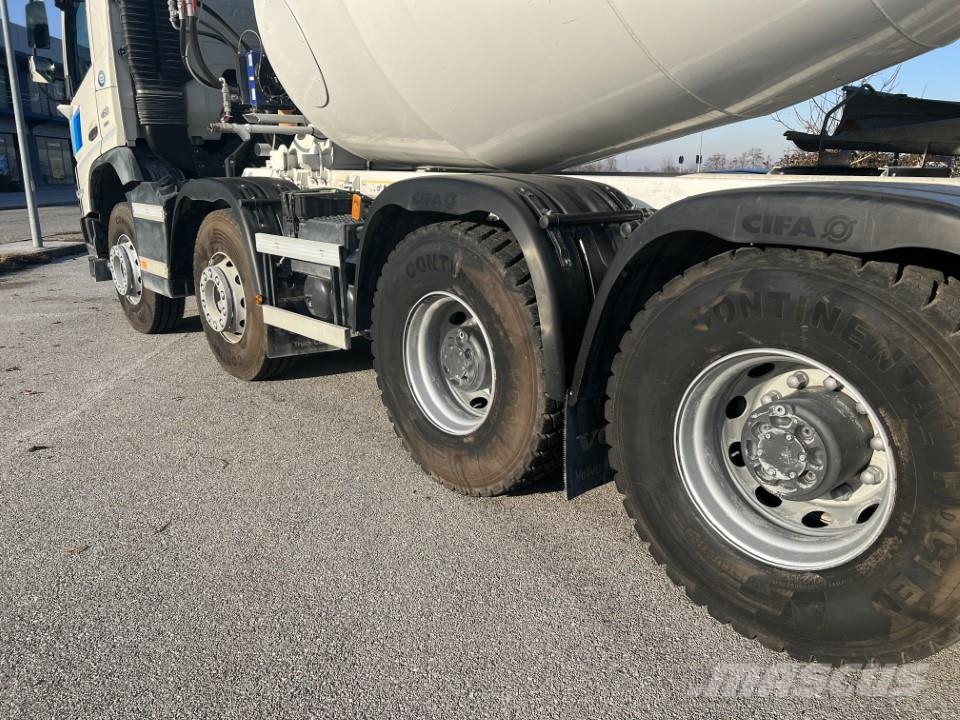 Volvo FMX 13 8x4 混凝土搅拌车