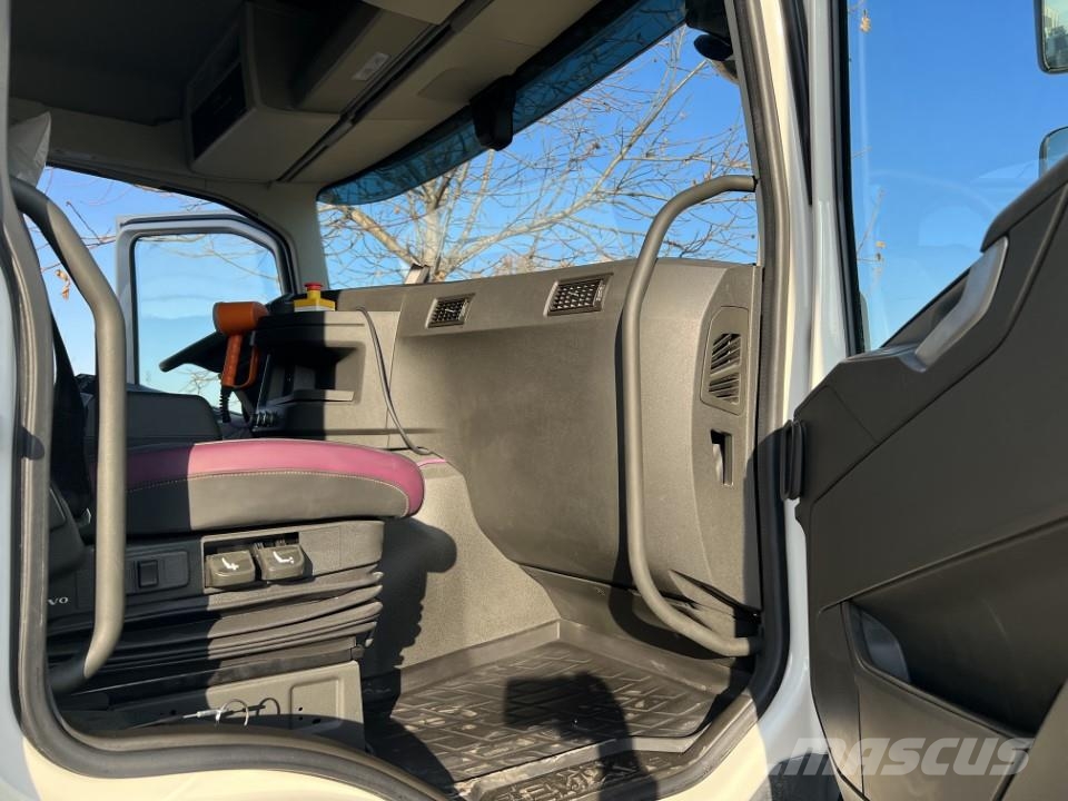 Volvo FMX 13 8x4 混凝土搅拌车