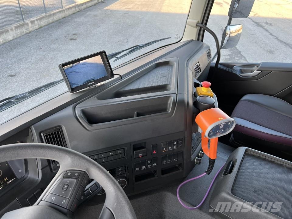 Volvo FMX 13 8x4 混凝土搅拌车