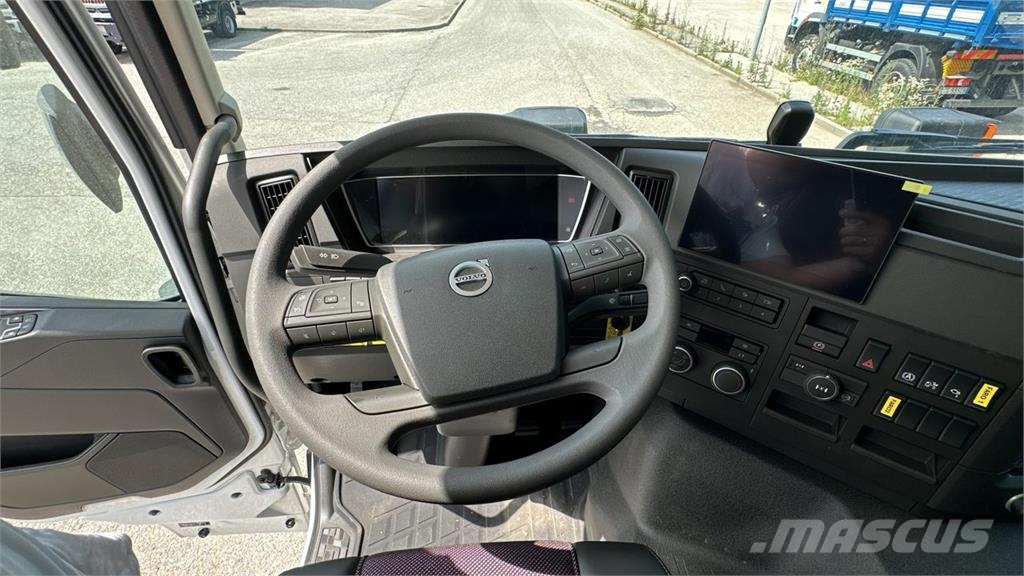 Volvo FMX 6X6 油罐车