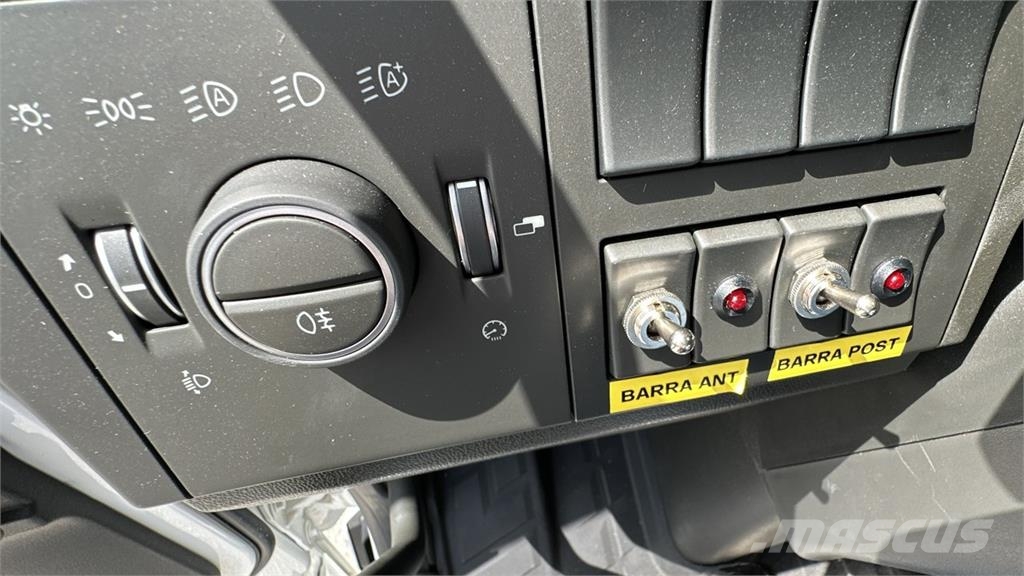 Volvo FMX 6X6 油罐车