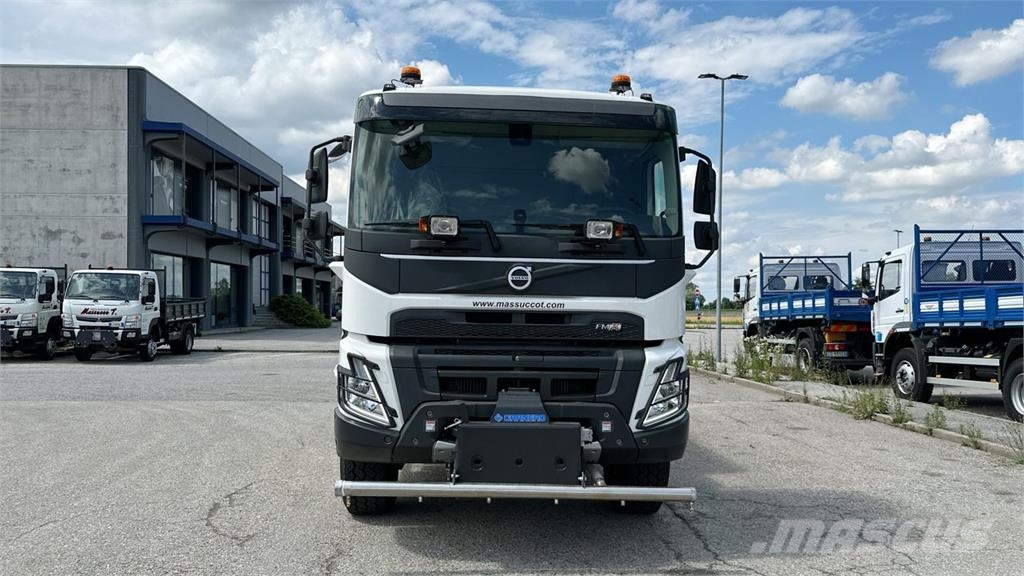 Volvo FMX 6X6 油罐车