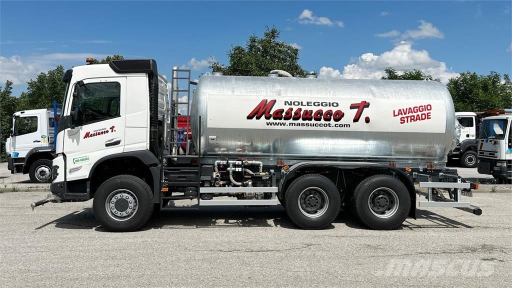 Volvo FMX 6X6 油罐车