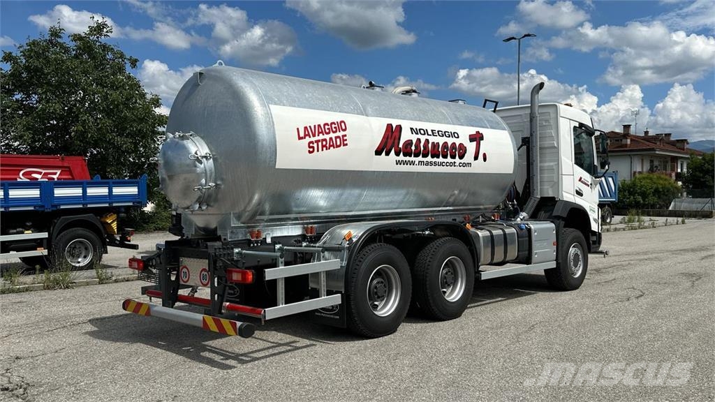 Volvo FMX 6X6 油罐车