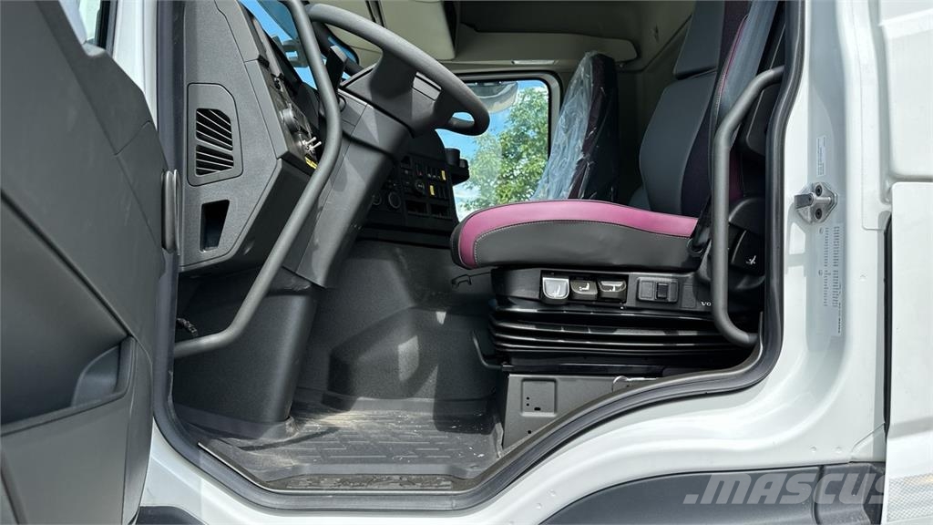 Volvo FMX 6X6 油罐车