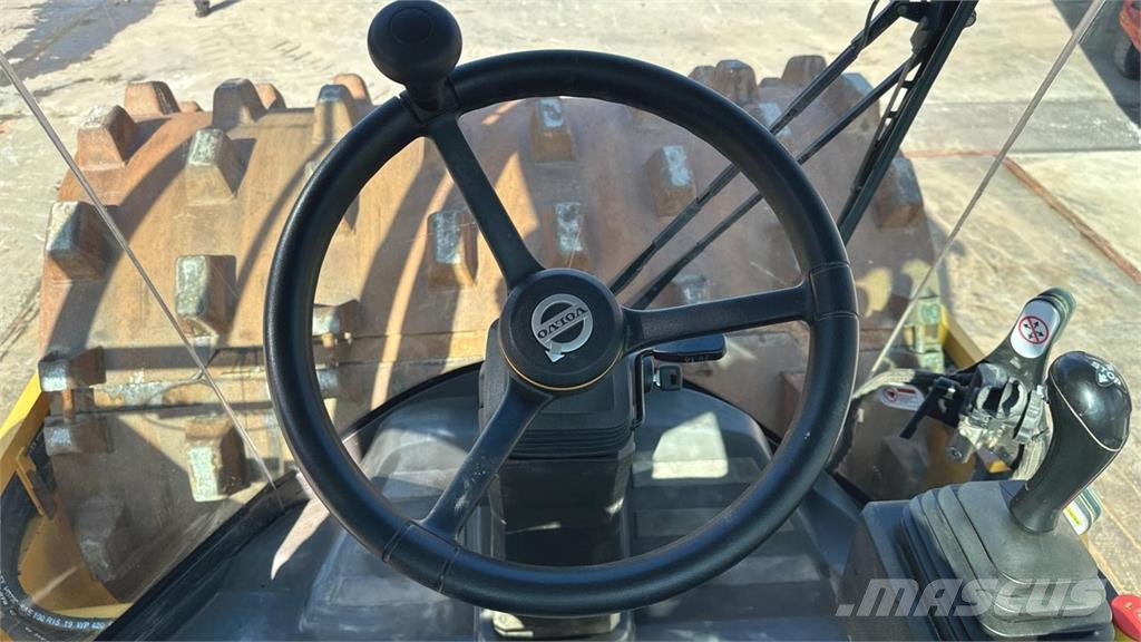 Volvo SD135B Compactadores de solo