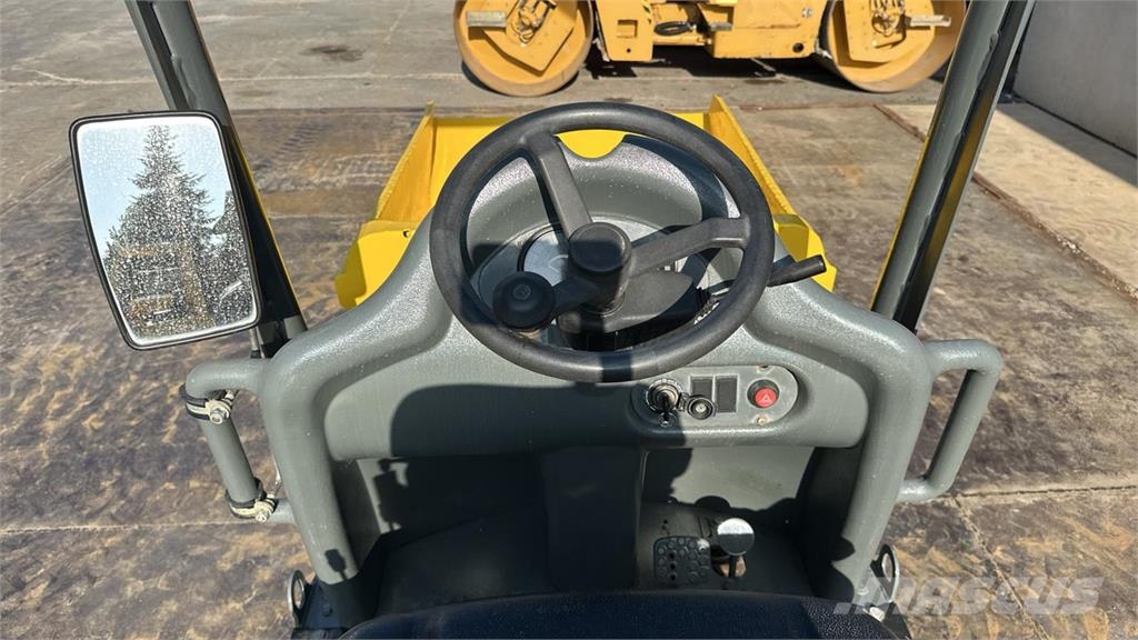 Wacker Neuson 1001 4X4 Mini pašizgāzēji