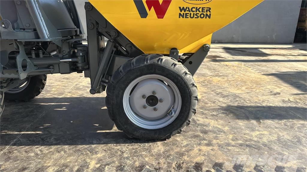 Wacker Neuson 1001 4X4 Mini pašizgāzēji