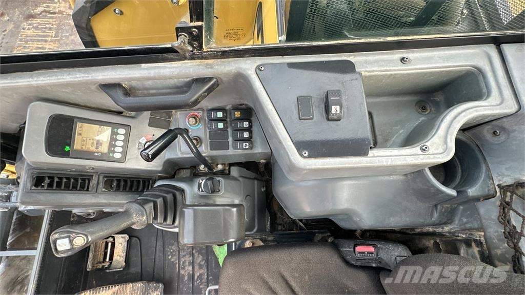 Yanmar VIO82 Средни екскаватори 7т - 12т