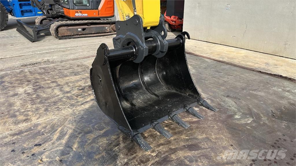 Yanmar VIO82 Средни екскаватори 7т - 12т