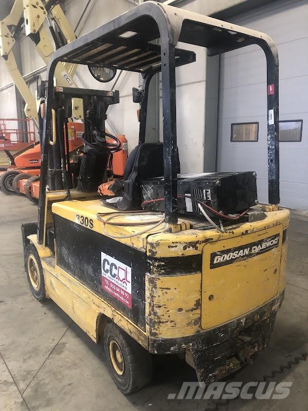 Daewoo B30S-2 Electric forklifts