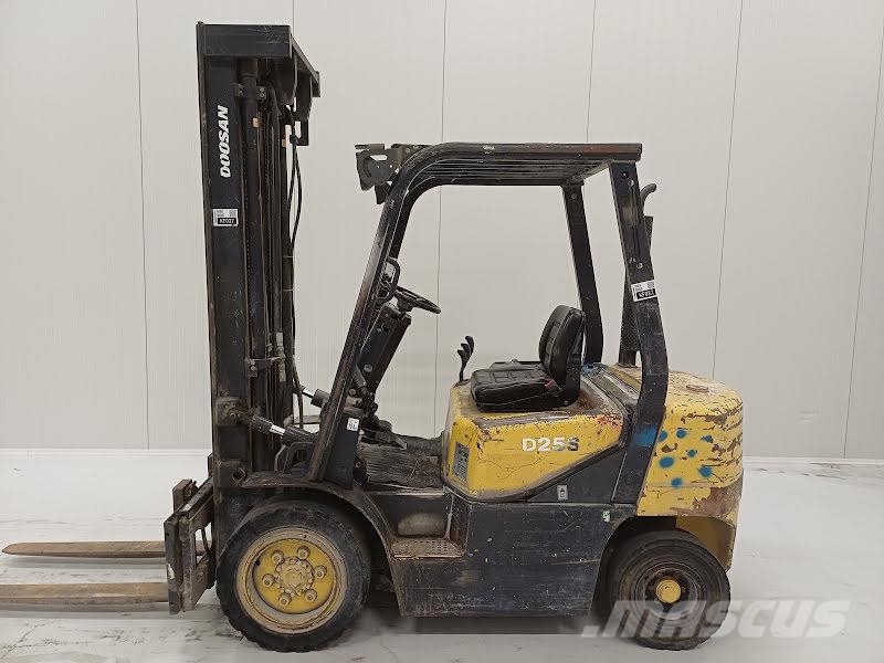 Daewoo D25S-3 ECO Dizelski viličarji