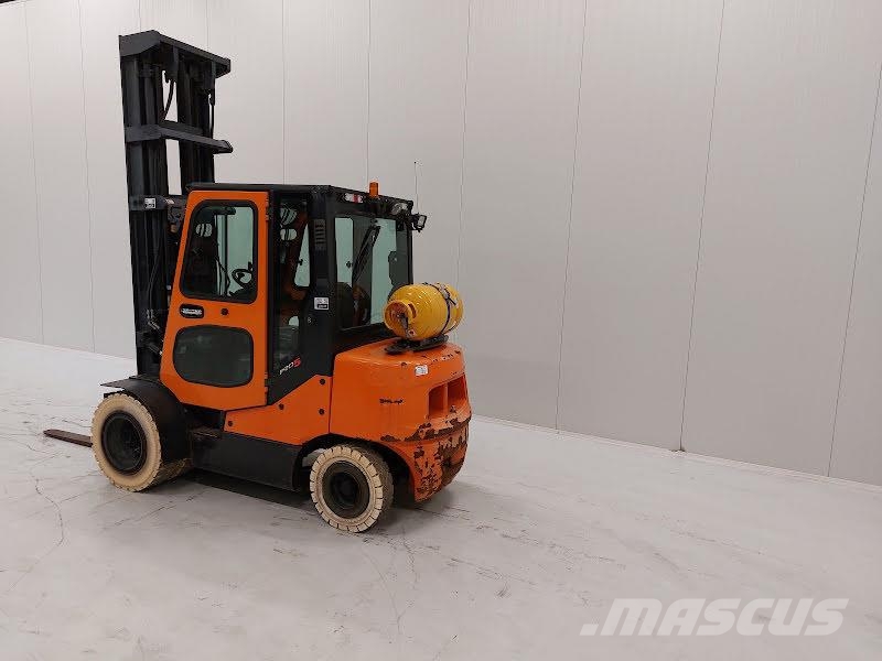 Doosan G33P-5 Gas Stapler
