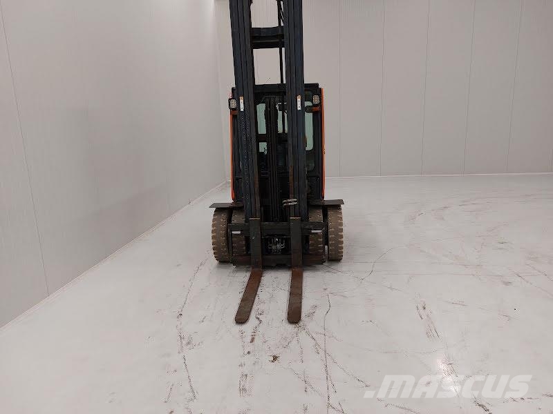 Doosan G33P-5 Gas Stapler