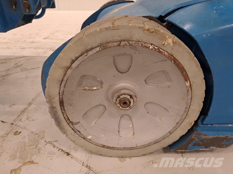 Genie GR-26J رافعات السارية الرأسية