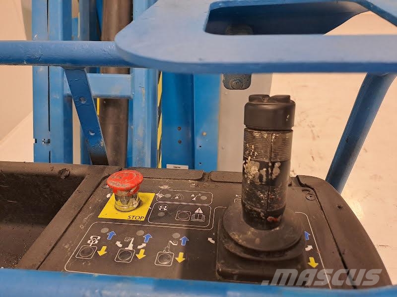 Genie GR-26J رافعات السارية الرأسية