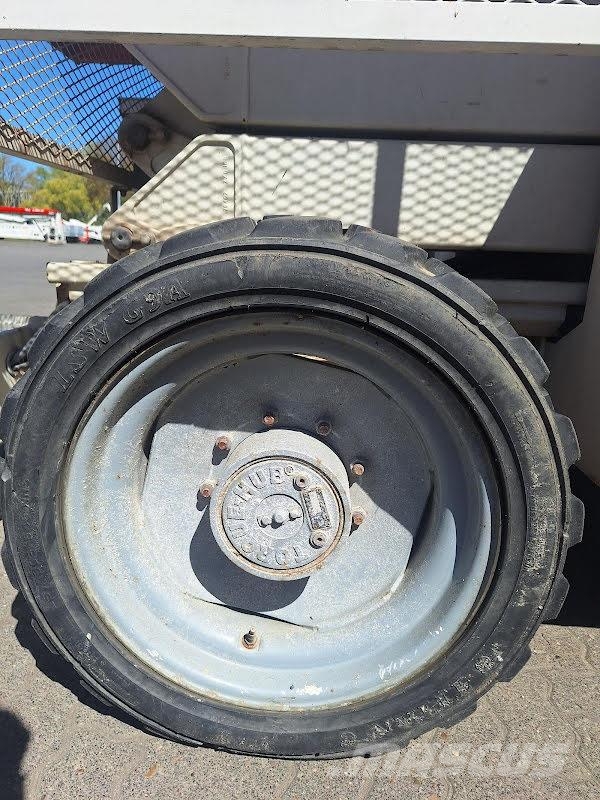Genie GS-3390 RT Nožnicové zdvíhacie plošiny