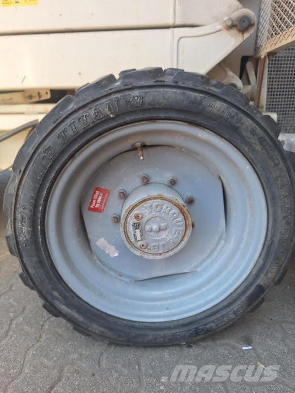 Genie GS-3390 RT Nožnicové zdvíhacie plošiny