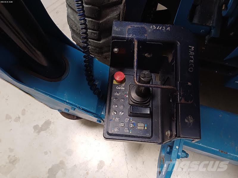 Genie GS-3390 RT 剪叉式升降机