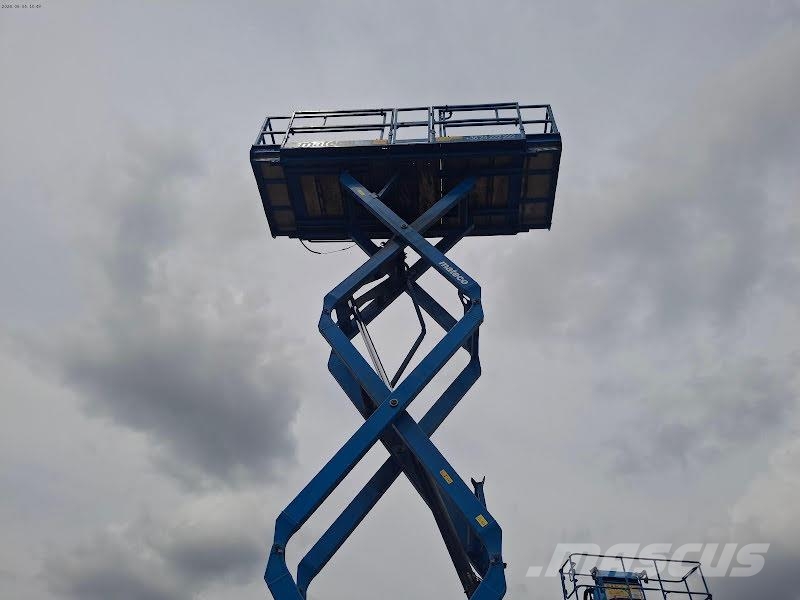 Genie GS-3390 RT Škarjaste dvižne ploščadi