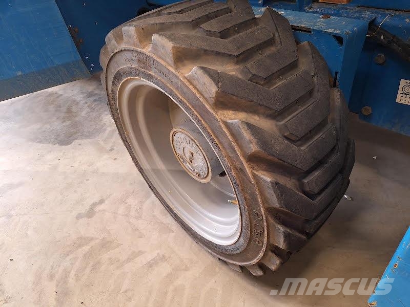 Genie GS-4390 RT Ollós emelők