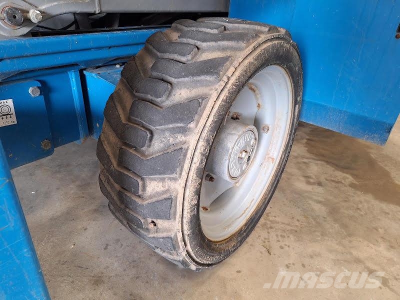 Genie GS-4390 RT Ollós emelők