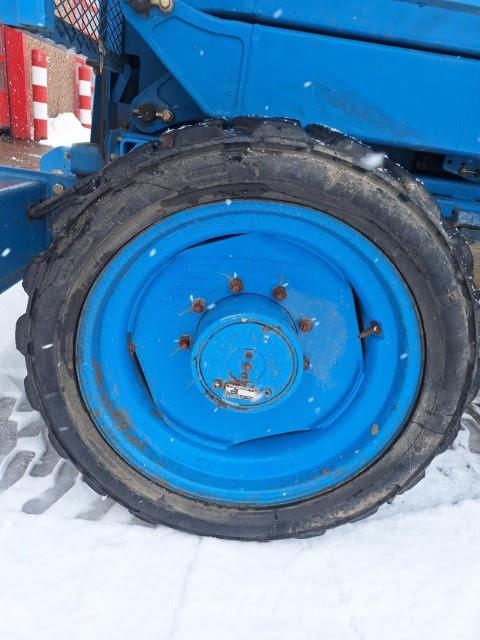 Genie GS-4390 RT Žirkliniai keltuvai