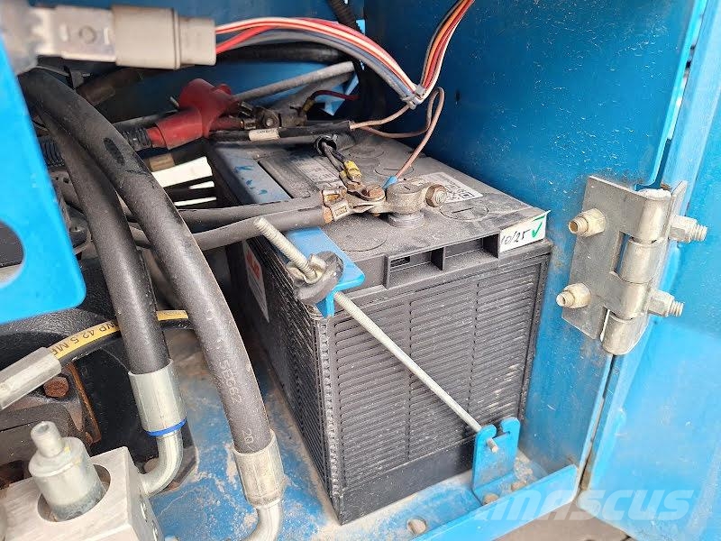 Genie GS-4390 RT Scheren-Arbeitsbühnen