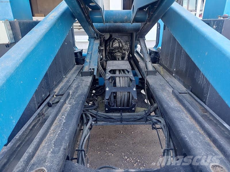 Genie GS-4390 RT Scissor lifts